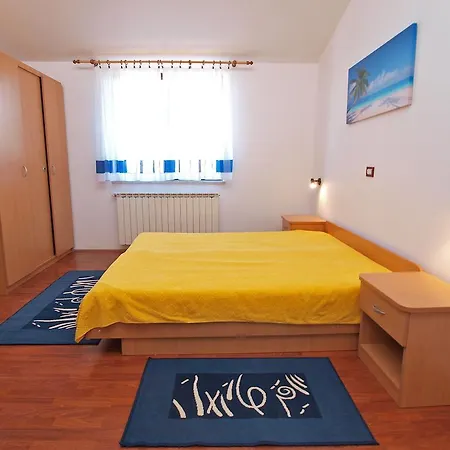 Dragan 1077 Apartman *